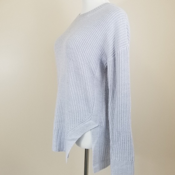 Limited lavender sweater crew neck size L - Picture 2 of 3